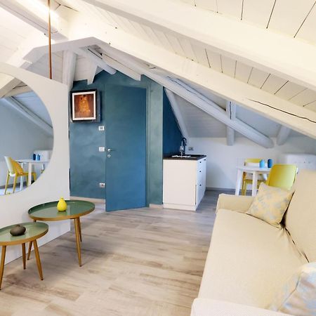 Palazzo Belli Bed & Breakfast Алба Екстериор снимка