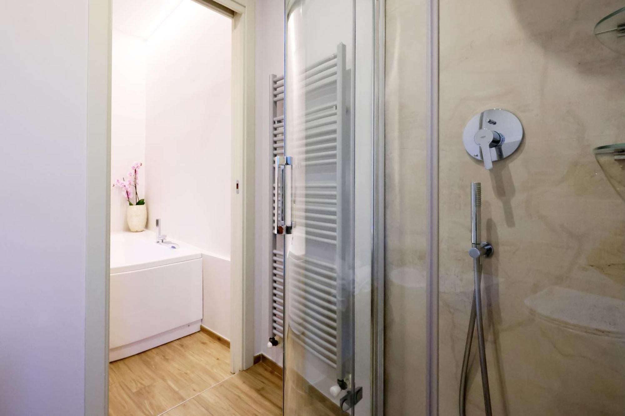 Palazzo Belli Bed & Breakfast Алба Екстериор снимка