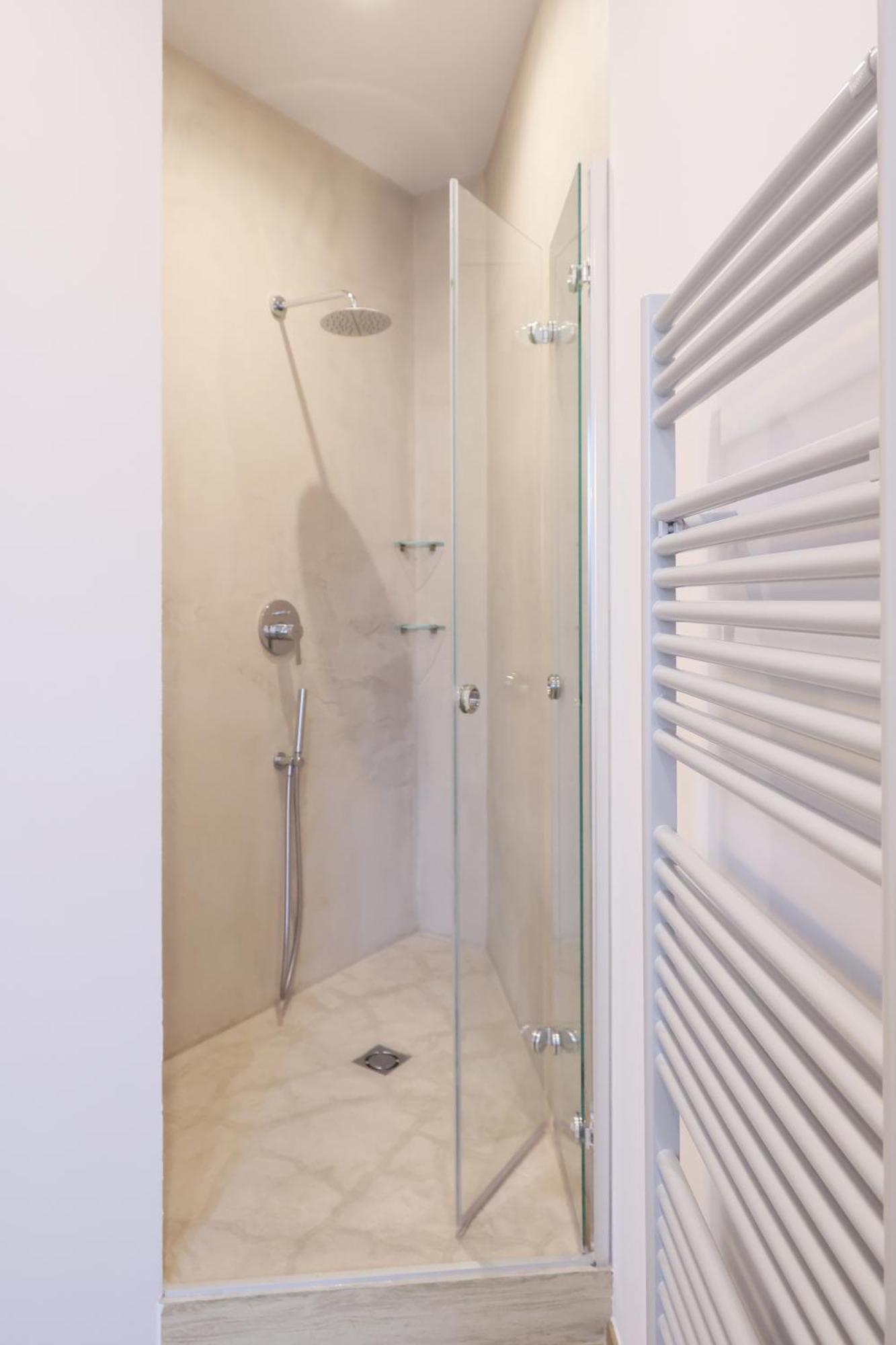 Palazzo Belli Bed & Breakfast Алба Екстериор снимка