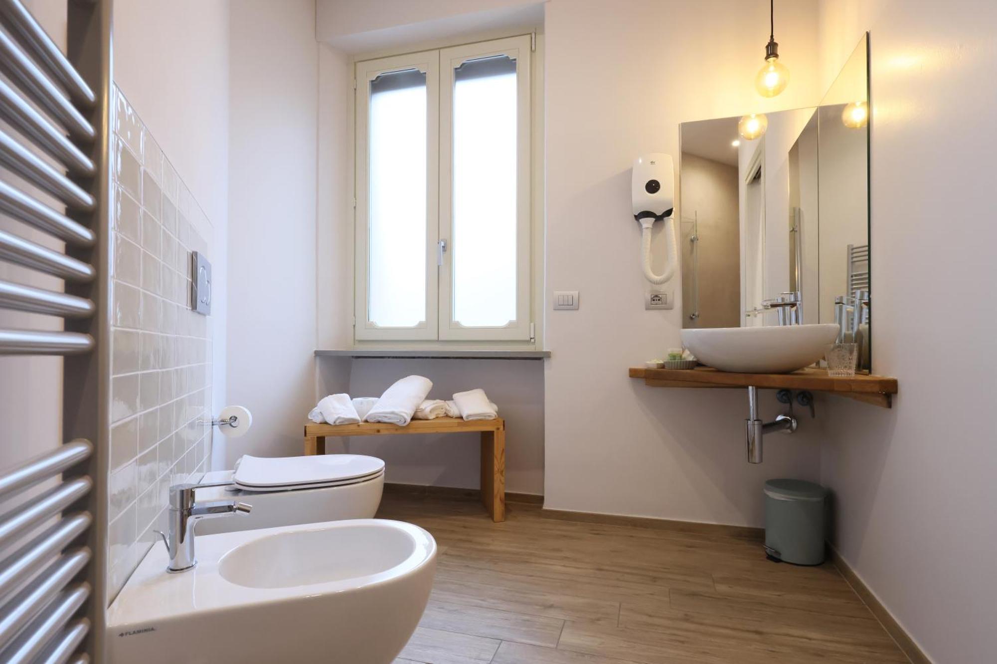 Palazzo Belli Bed & Breakfast Алба Екстериор снимка