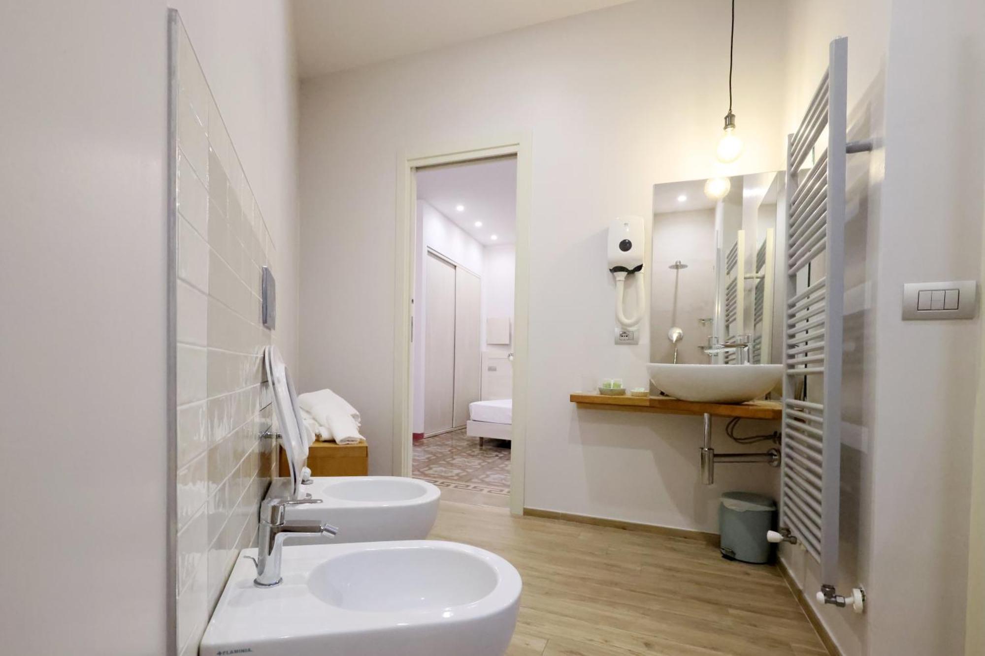 Palazzo Belli Bed & Breakfast Алба Екстериор снимка