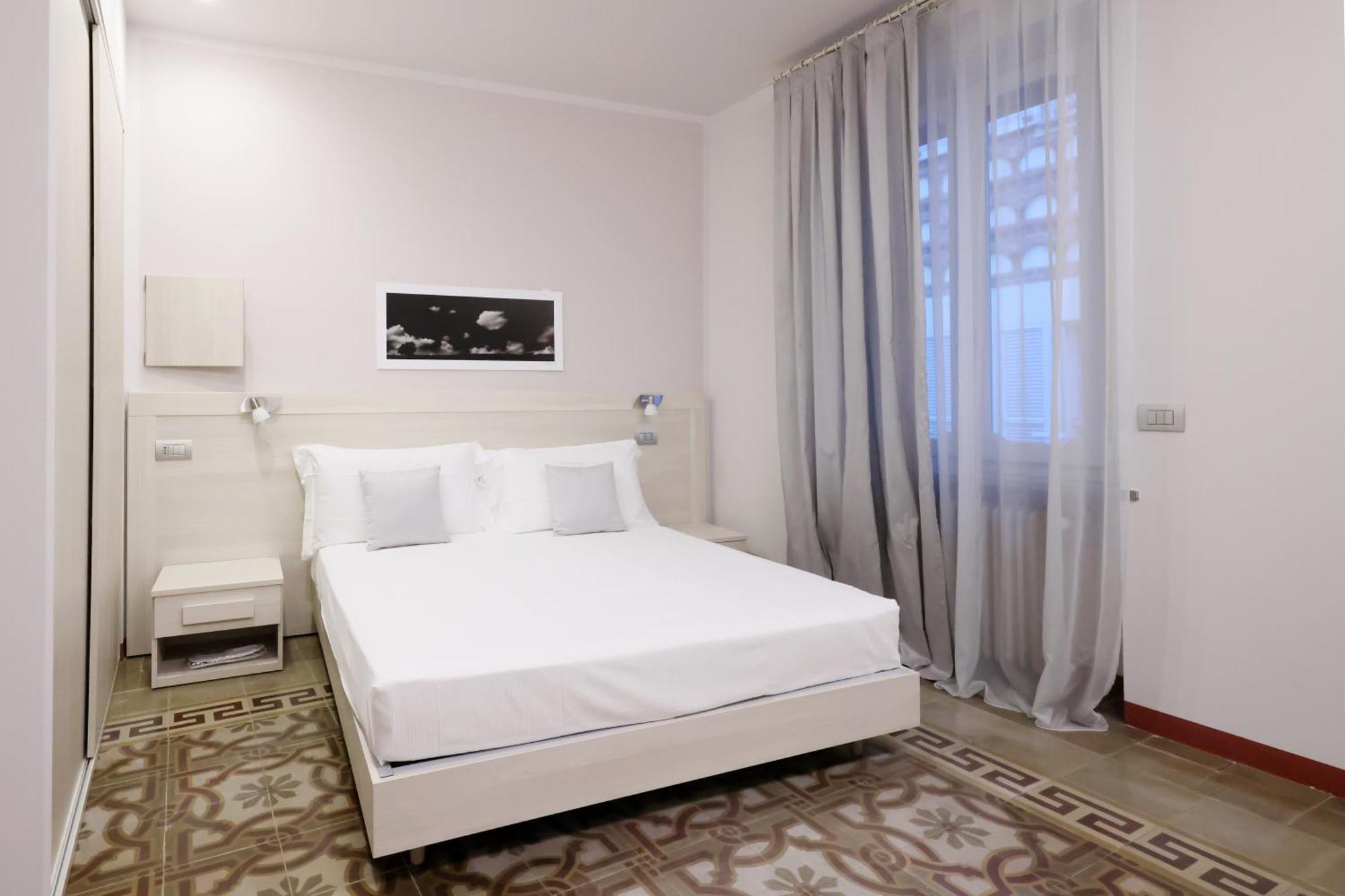 Palazzo Belli Bed & Breakfast Алба Екстериор снимка