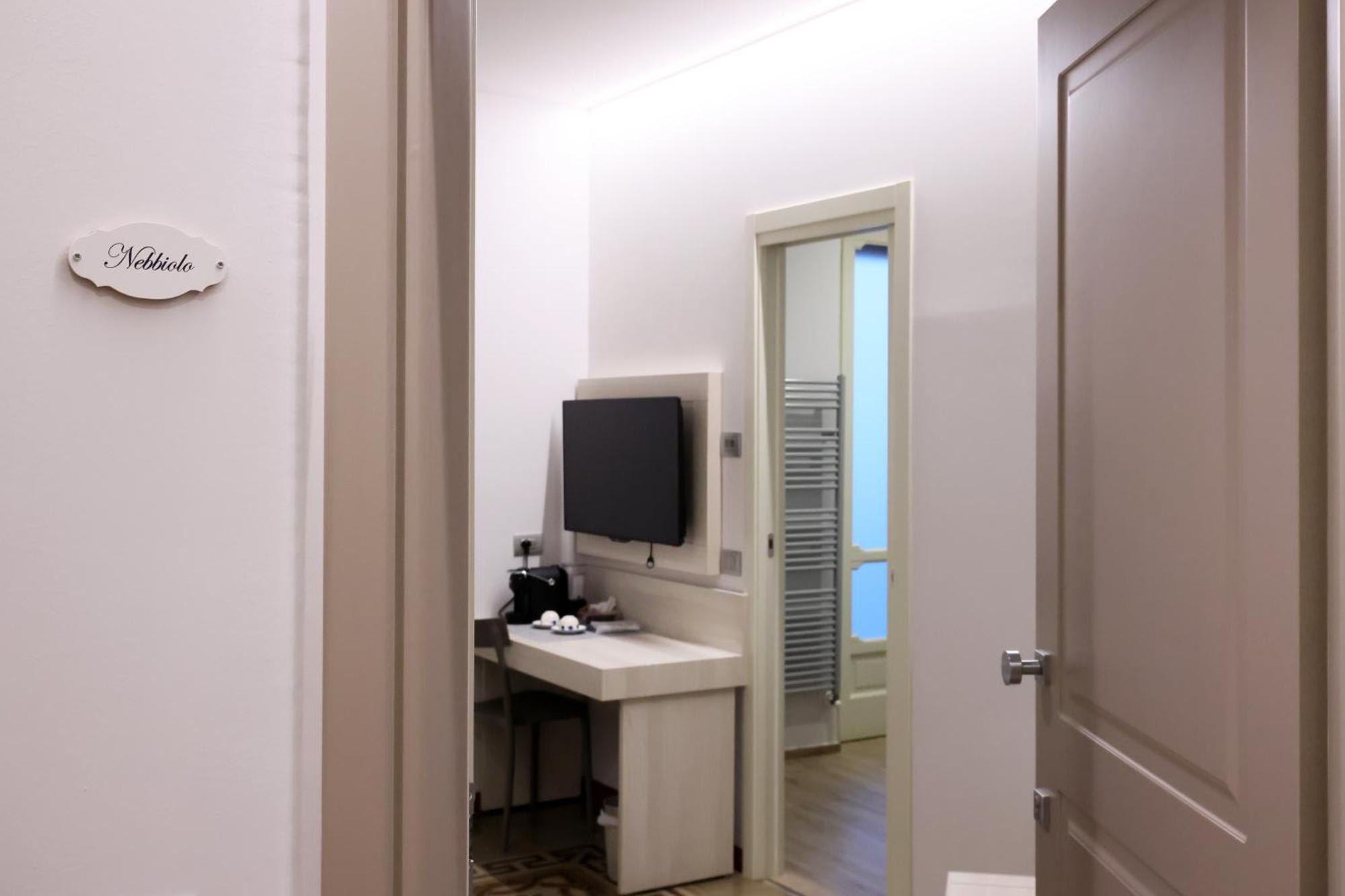 Palazzo Belli Bed & Breakfast Алба Екстериор снимка
