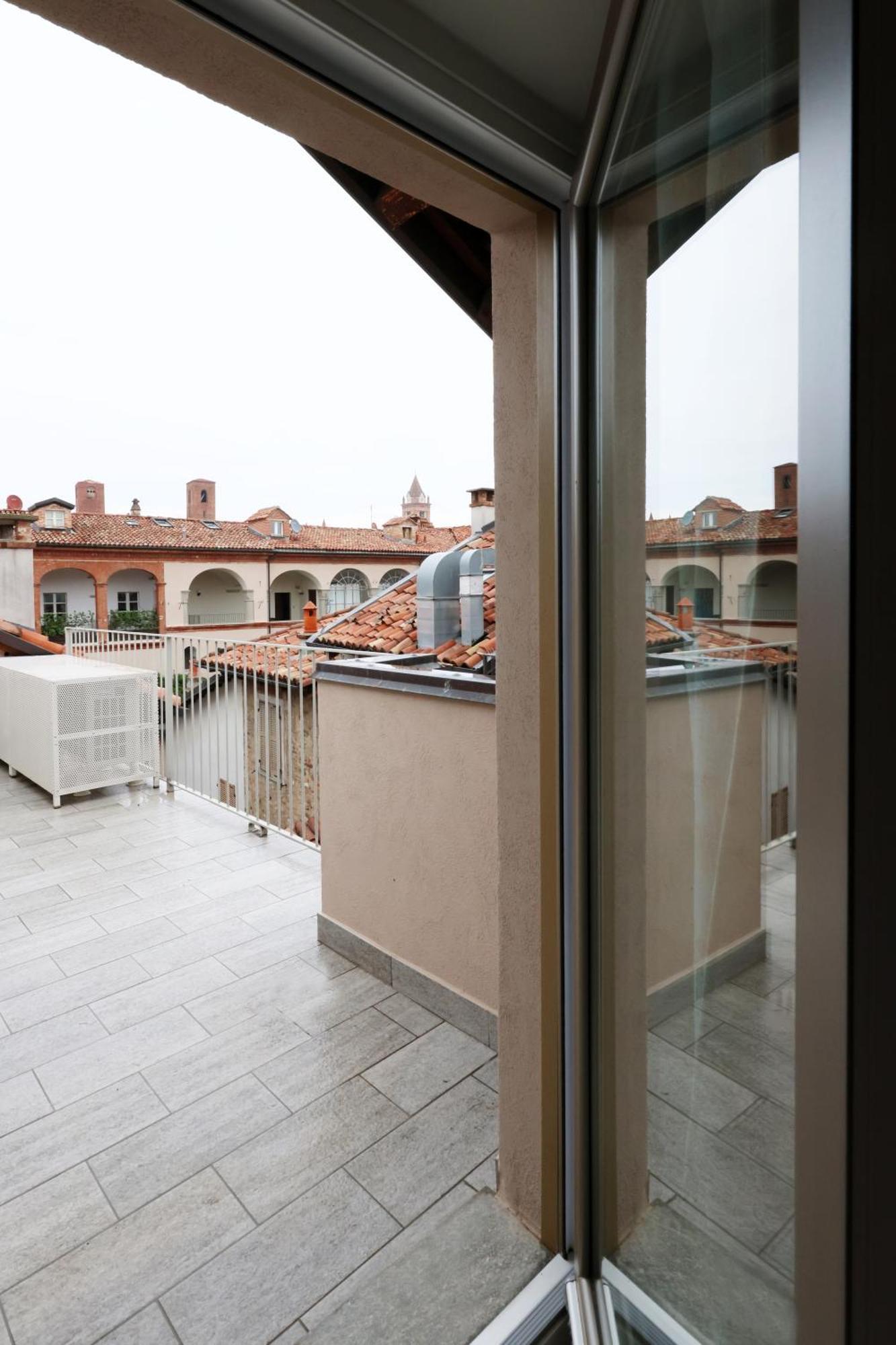 Palazzo Belli Bed & Breakfast Алба Екстериор снимка