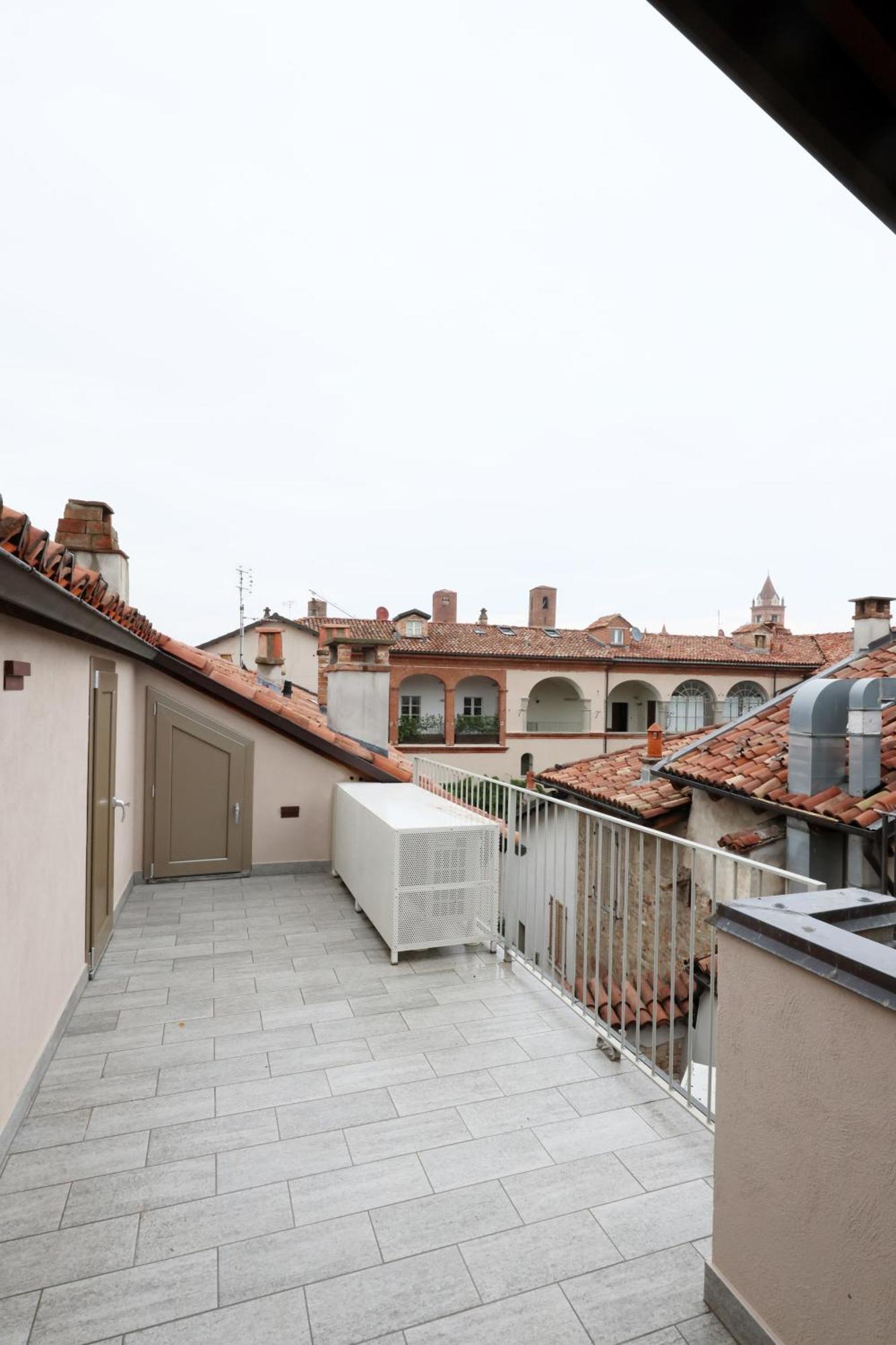 Palazzo Belli Bed & Breakfast Алба Екстериор снимка