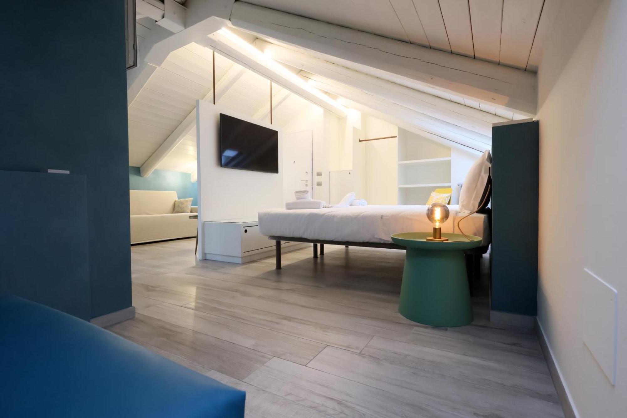 Palazzo Belli Bed & Breakfast Алба Екстериор снимка