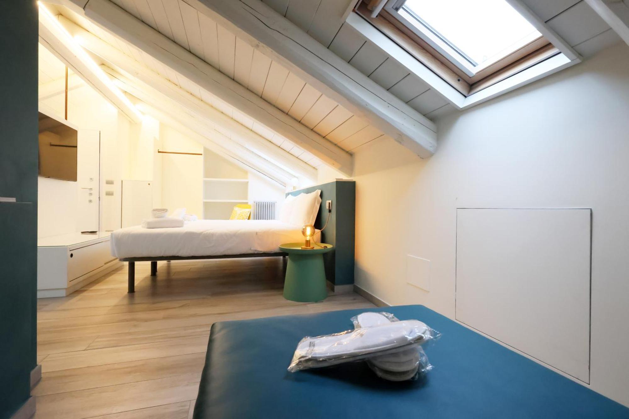 Palazzo Belli Bed & Breakfast Алба Екстериор снимка