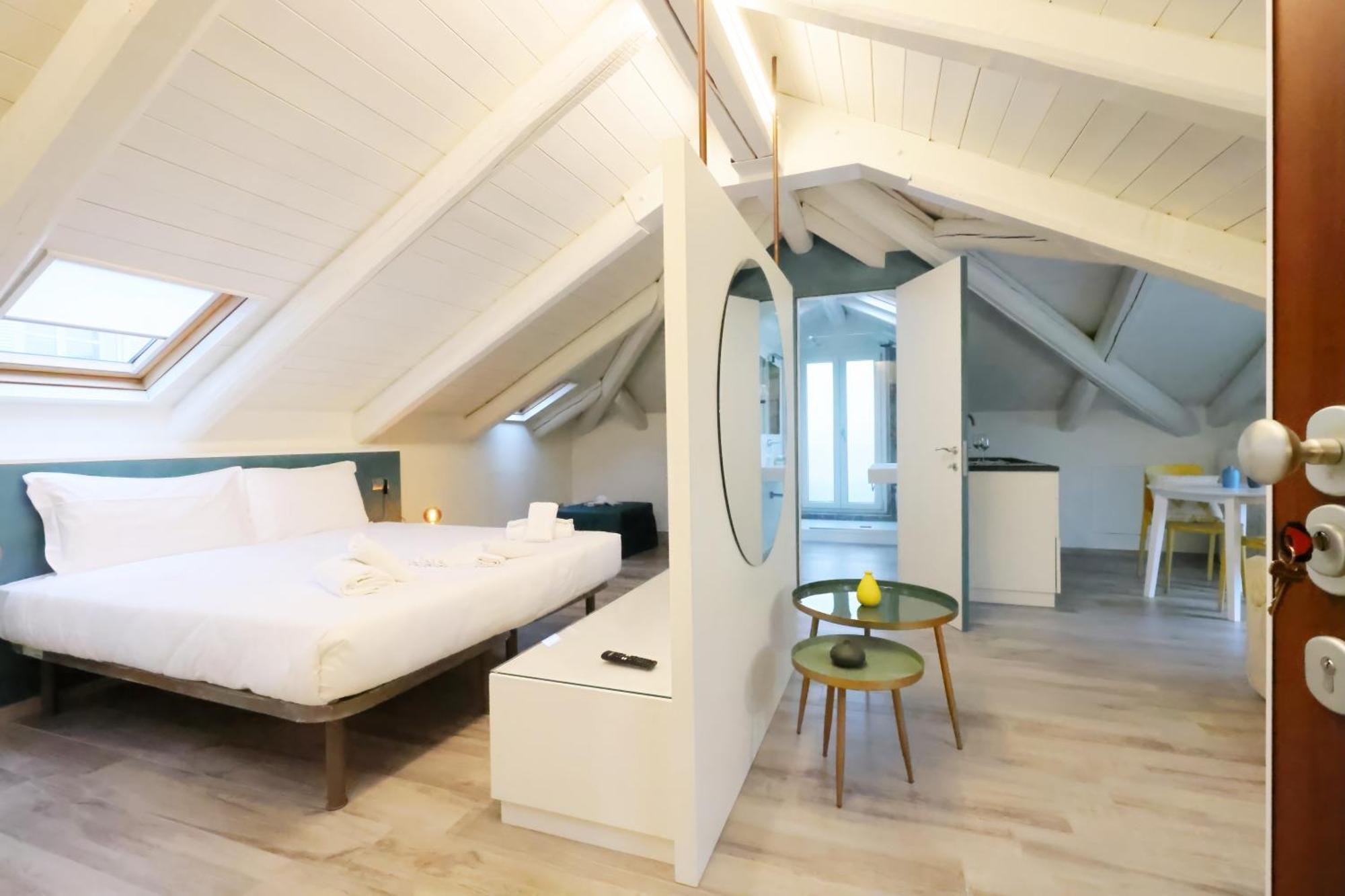 Palazzo Belli Bed & Breakfast Алба Екстериор снимка