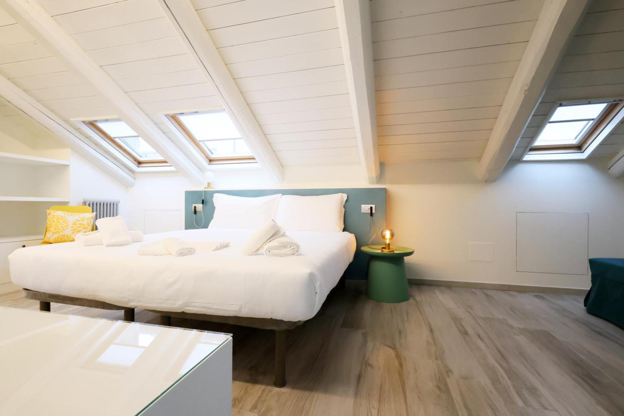Palazzo Belli Bed & Breakfast Алба Екстериор снимка