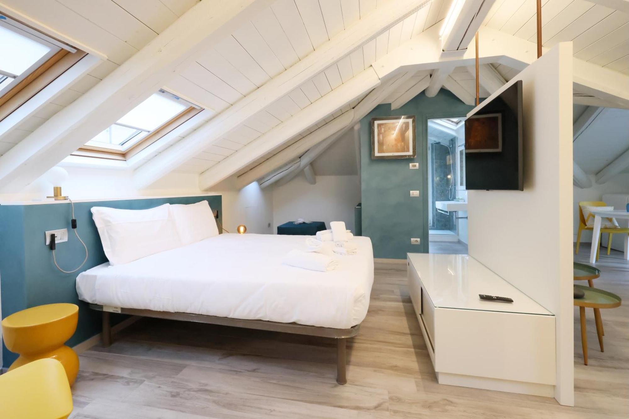 Palazzo Belli Bed & Breakfast Алба Екстериор снимка