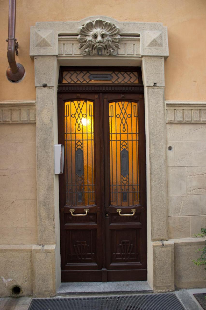 Palazzo Belli Bed & Breakfast Алба Екстериор снимка